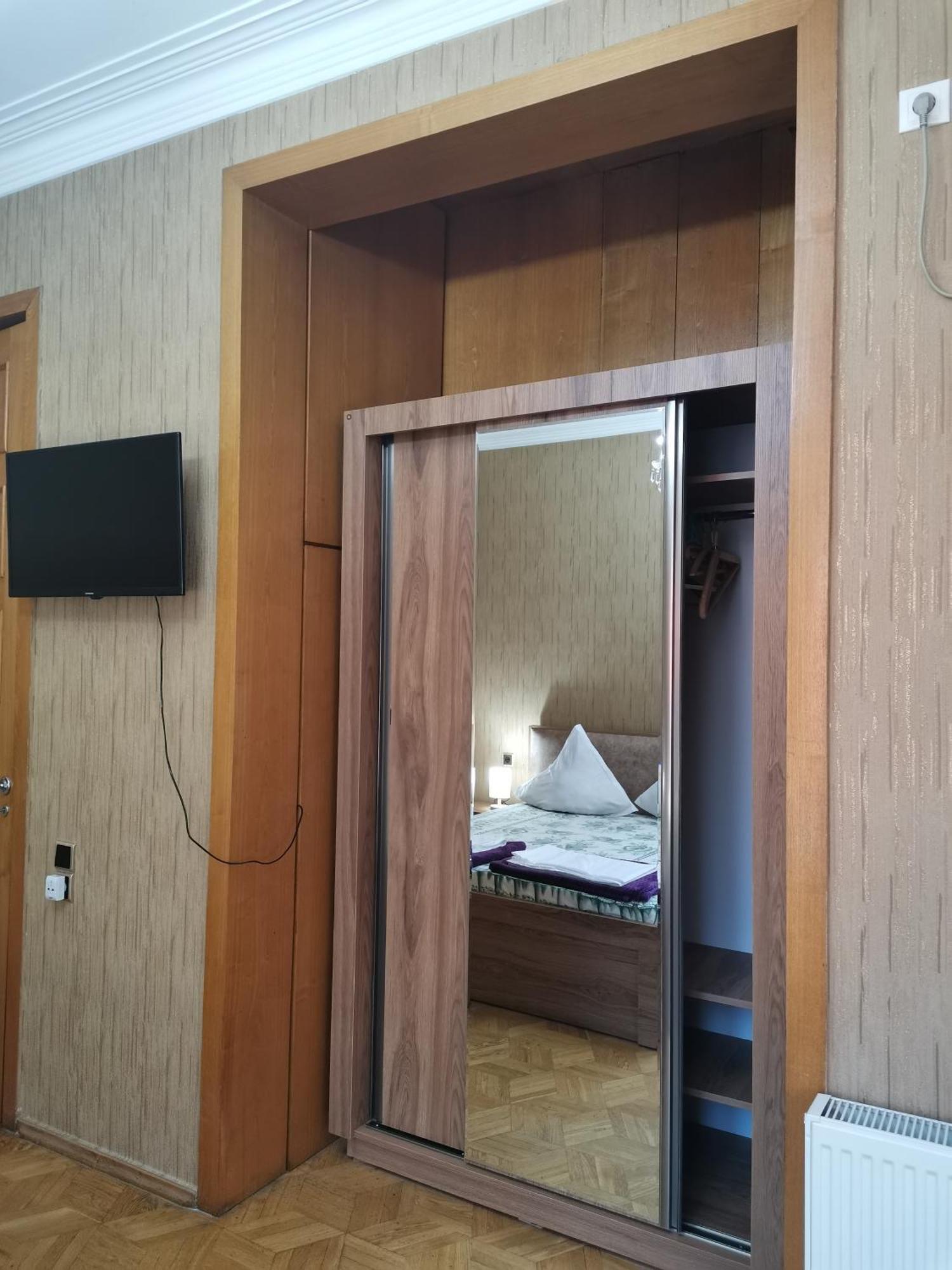 European Backpackers 欧洲背包客&大厨房 Hostel Tbilisi Ngoại thất bức ảnh